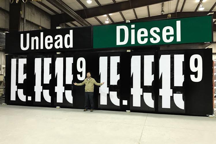 Skyline Products Delivers Large, 33 Foot Electronic Price Sign to Missouri-area Travel Center